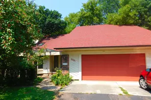 2091 Oakridge St, Saint Paul, MN 55119 - Photo 1