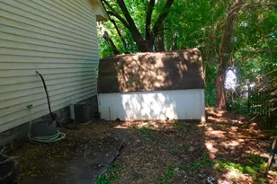 2091 Oakridge St, Saint Paul, MN 55119 - Photo 44