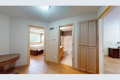 915 Kimberly Lane, Chanhassen, MN 55317 - Photo 32