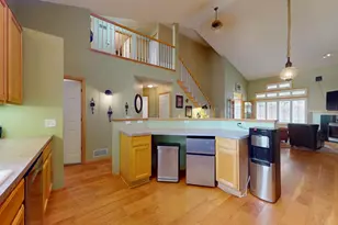 915 Kimberly Ln, Chanhassen, MN 55317 - Photo 10