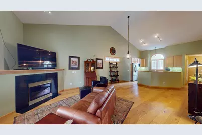 915 Kimberly Lane, Chanhassen, MN 55317 - Photo 12
