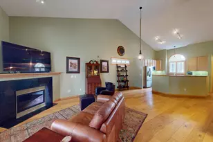 915 Kimberly Ln, Chanhassen, MN 55317 - Photo 12