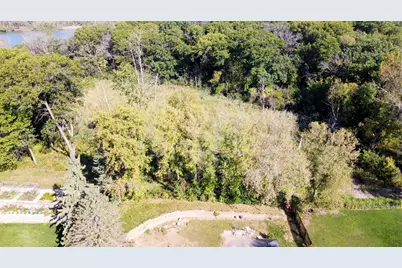 171 Red Oaks Drive, Vadnais Heights, MN 55127 - Photo 32