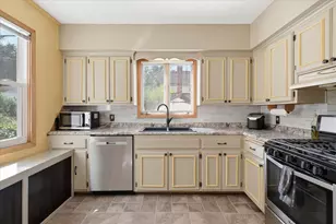 252 Stevens Street W, Saint Paul, MN 55107 - Photo 14