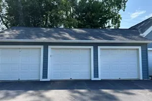 1389 Berry Ridge Rd, Eagan, MN 55123 - Photo 4