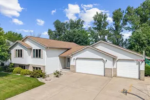 190 Benson Dr, Lewiston, MN 55952 - Photo 1