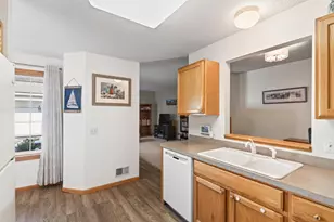 10478 Bay View Ln, Woodbury, MN 55129 - Photo 18