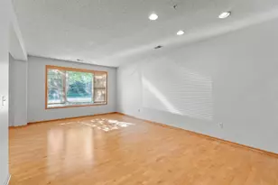 11159 Kinsley St, Eden Prairie, MN 55344 - Photo 12