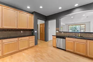 11159 Kinsley St, Eden Prairie, MN 55344 - Photo 16