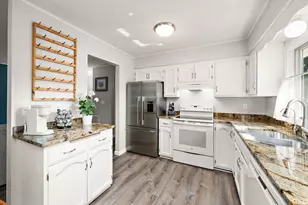 717 Dresden Dr, Chaska, MN 55318 - Photo 6