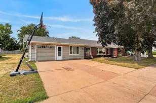 305 7th St SW, Pine City, MN 55063 - Photo 2