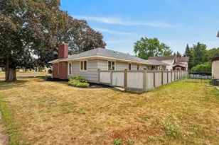305 7th St SW, Pine City, MN 55063 - Photo 4