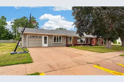 305 7th Street SW, Pine City, MN 55063 - Photo 4