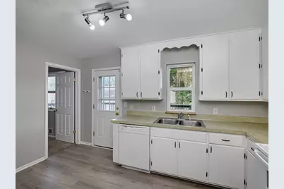 2300 13th Avenue E, North Saint Paul, MN 55109 - Photo 20