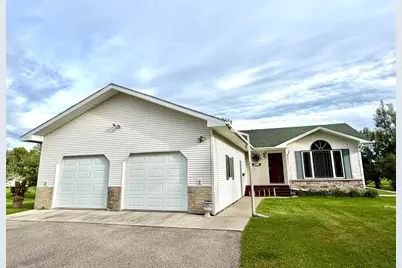 220 4th Avenue SW, Baudette, MN 56623 - Photo 2
