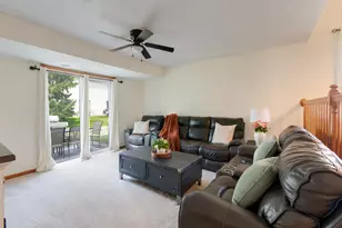 1519 Balinese St, Shakopee, MN 55379 - Photo 4