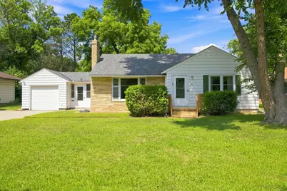 129 S Morningside Drive, Le Sueur, MN 56058 - Photo 1