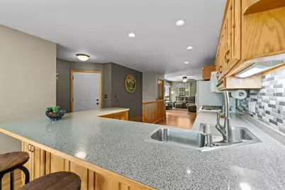824 Craig Avenue SW, Hutchinson, MN 55350 - Photo 20