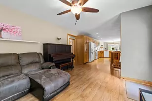 824 Craig Ave SW, Hutchinson, MN 55350 - Photo 10