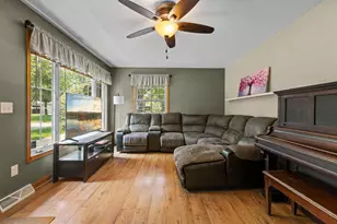 824 Craig Ave SW, Hutchinson, MN 55350 - Photo 8