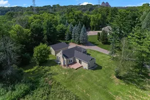 1922 Oakland Rd, Minnetonka, MN 55305 - Photo 2