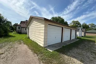 510 Arnold Ave N, Thief River Falls, MN 56701 - Photo 2