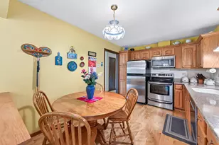 420 N Comstock Ln N, Plymouth, MN 55447 - Photo 10