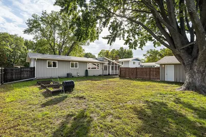 6208 81st Avenue N, Brooklyn Park, MN 55443 - Photo 32