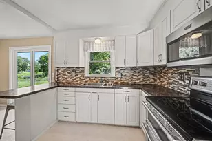 8439 Colfax Ave S, Bloomington, MN 55420 - Photo 10