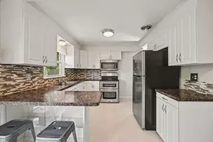 8439 Colfax Ave S, Bloomington, MN 55420 - Photo 8