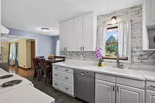 1587 Ruth St N, Saint Paul, MN 55119 - Photo 6