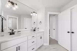 5019 Airlake Dr, Woodbury, MN 55129 - Photo 22
