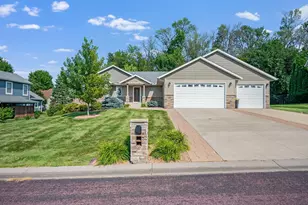 105 Hidden Oaks Cir, Mankato, MN 56001 - Photo 1