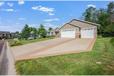 105 Hidden Oaks Circle, Mankato, MN 56001 - Photo 2