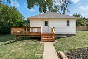 103 11th Ave SW, Austin, MN 55912 - Photo 1