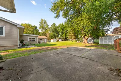 1209 7th Street SE, Waseca, MN 56093 - Photo 4