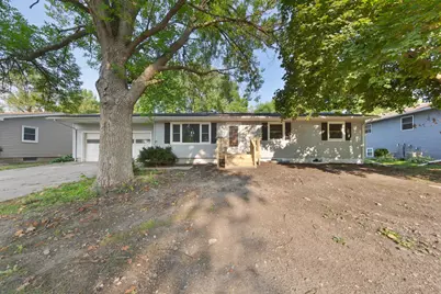 1209 7th Street SE, Waseca, MN 56093 - Photo 2