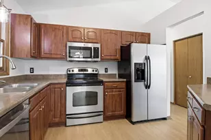 17604 Lorence Way, Eden Prairie, MN 55346 - Photo 12