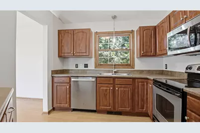 17604 Lorence Way, Eden Prairie, MN 55346 - Photo 10