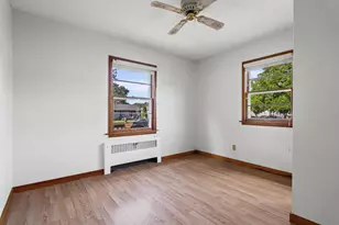 423 S 1st St, La Crescent, MN 55947 - Photo 12