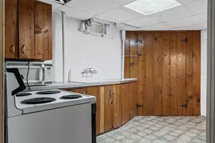 423 S 1st St, La Crescent, MN 55947 - Photo 24