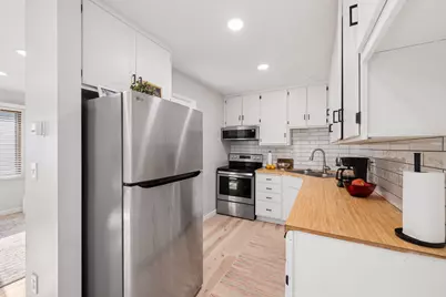 8717 N Maplebrook Circle, Brooklyn Park, MN 55445 - Photo 12