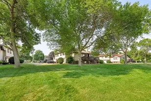 8717 N Maplebrook Cir, Brooklyn Park, MN 55445 - Photo 36