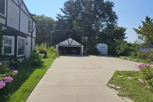 571 Century Ave N, Maplewood, MN 55119 - Photo 4