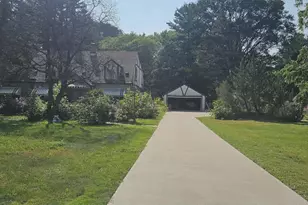 571 Century Ave N, Maplewood, MN 55119 - Photo 1