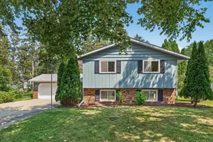 1858 Merrill St, Roseville, MN 55113 - Photo 2