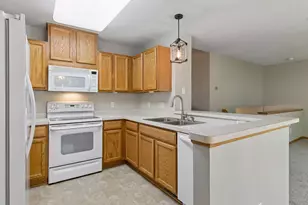 2085 St Johns Ct, Woodbury, MN 55129 - Photo 8