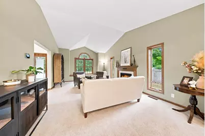 624 Galahad Road N, Hudson, WI 54016 - Photo 4