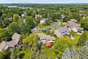 191 S Shore Ct, Chanhassen, MN 55317 - Photo 8