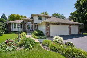 191 S Shore Ct, Chanhassen, MN 55317 - Photo 16